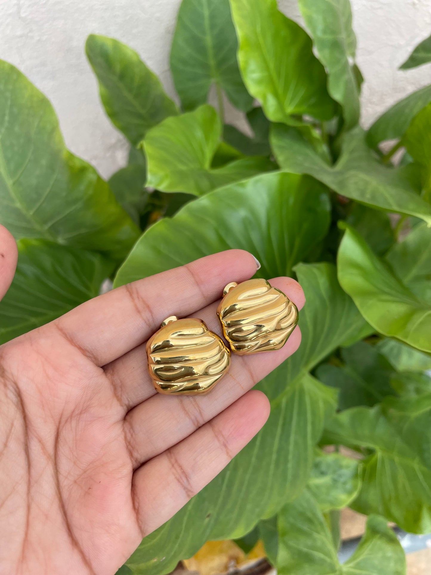 Golden waves earrings