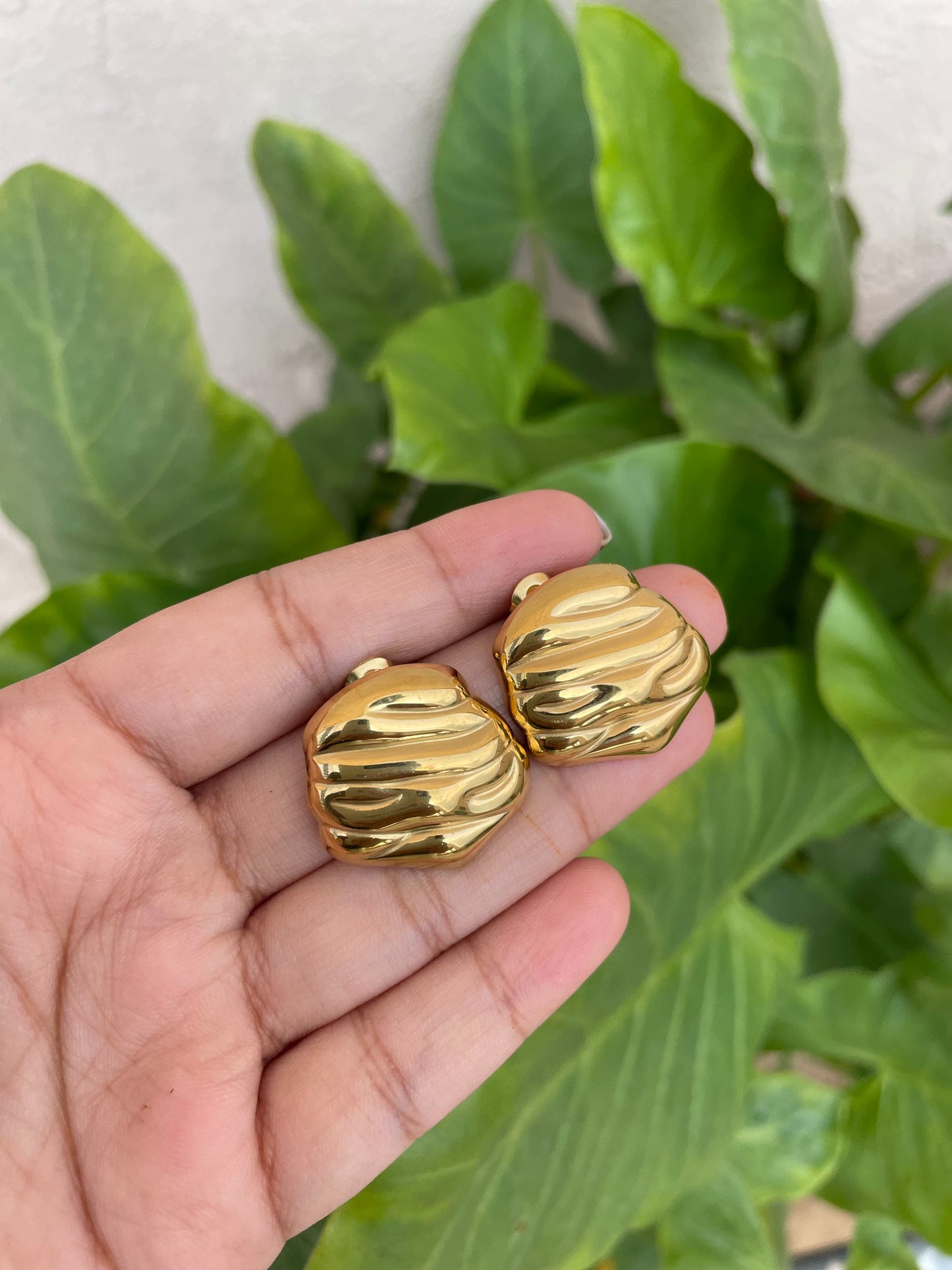 Golden waves earrings