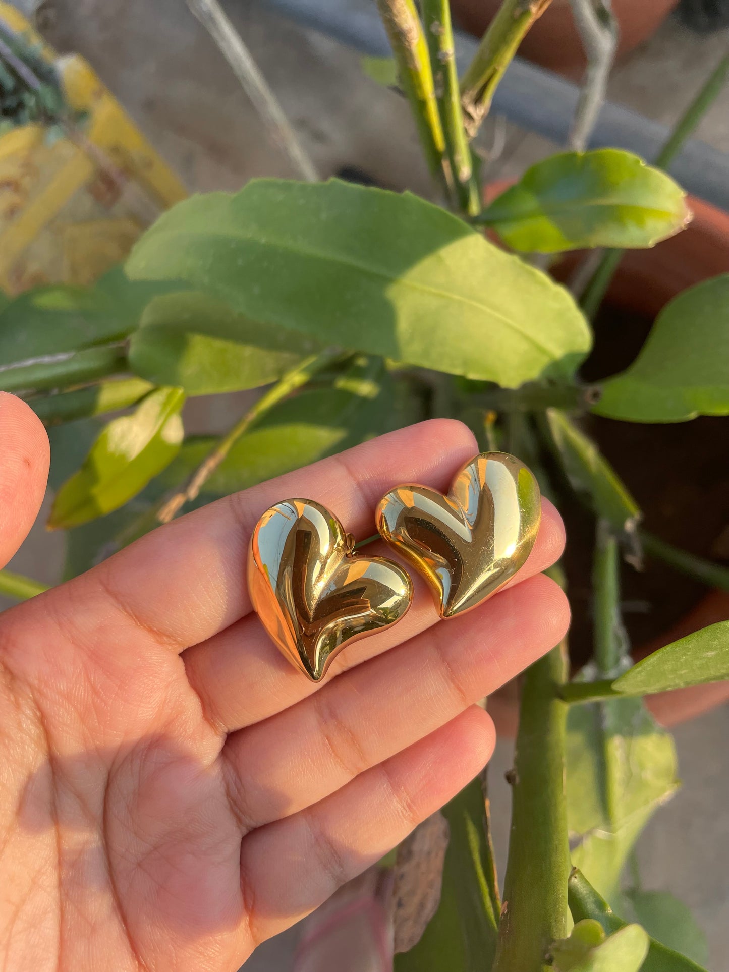 Chunky heart studs