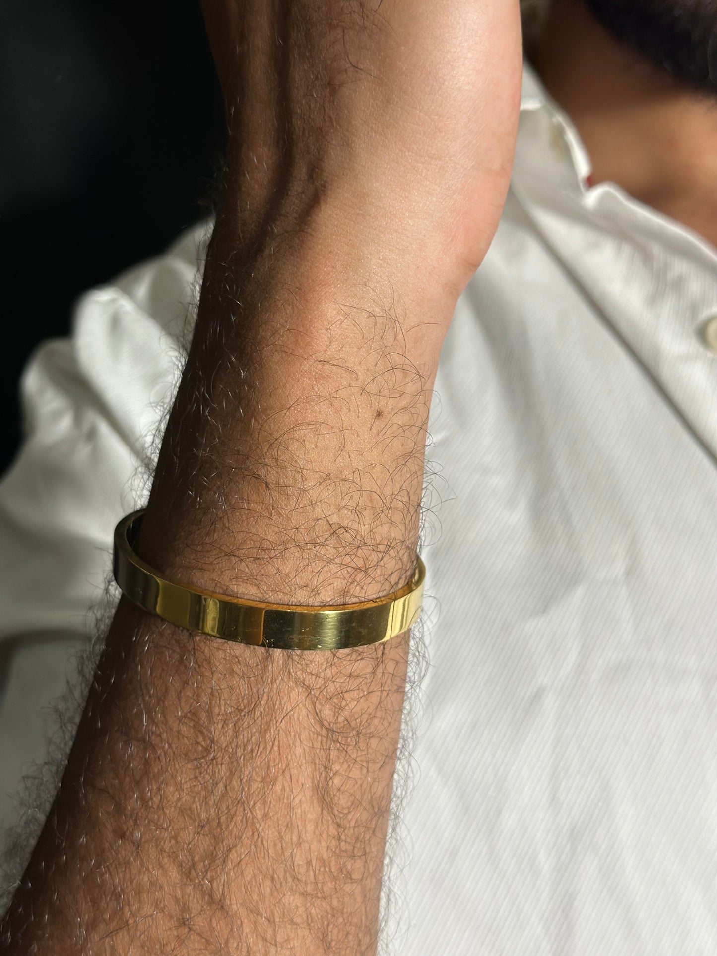 Men’s shine finish gold bracelet