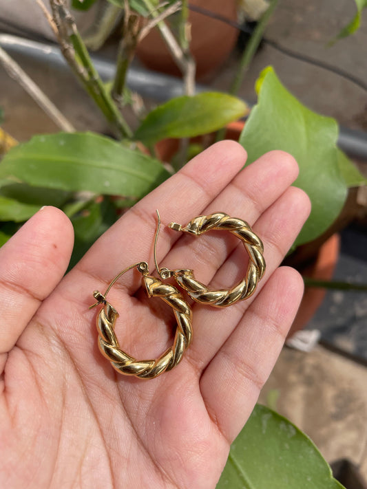 Twisted hoops