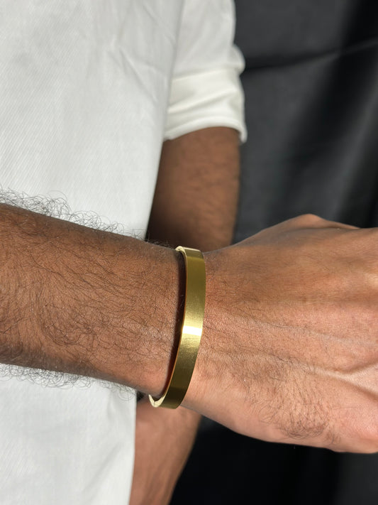 Men’s gold matte finish bracelet