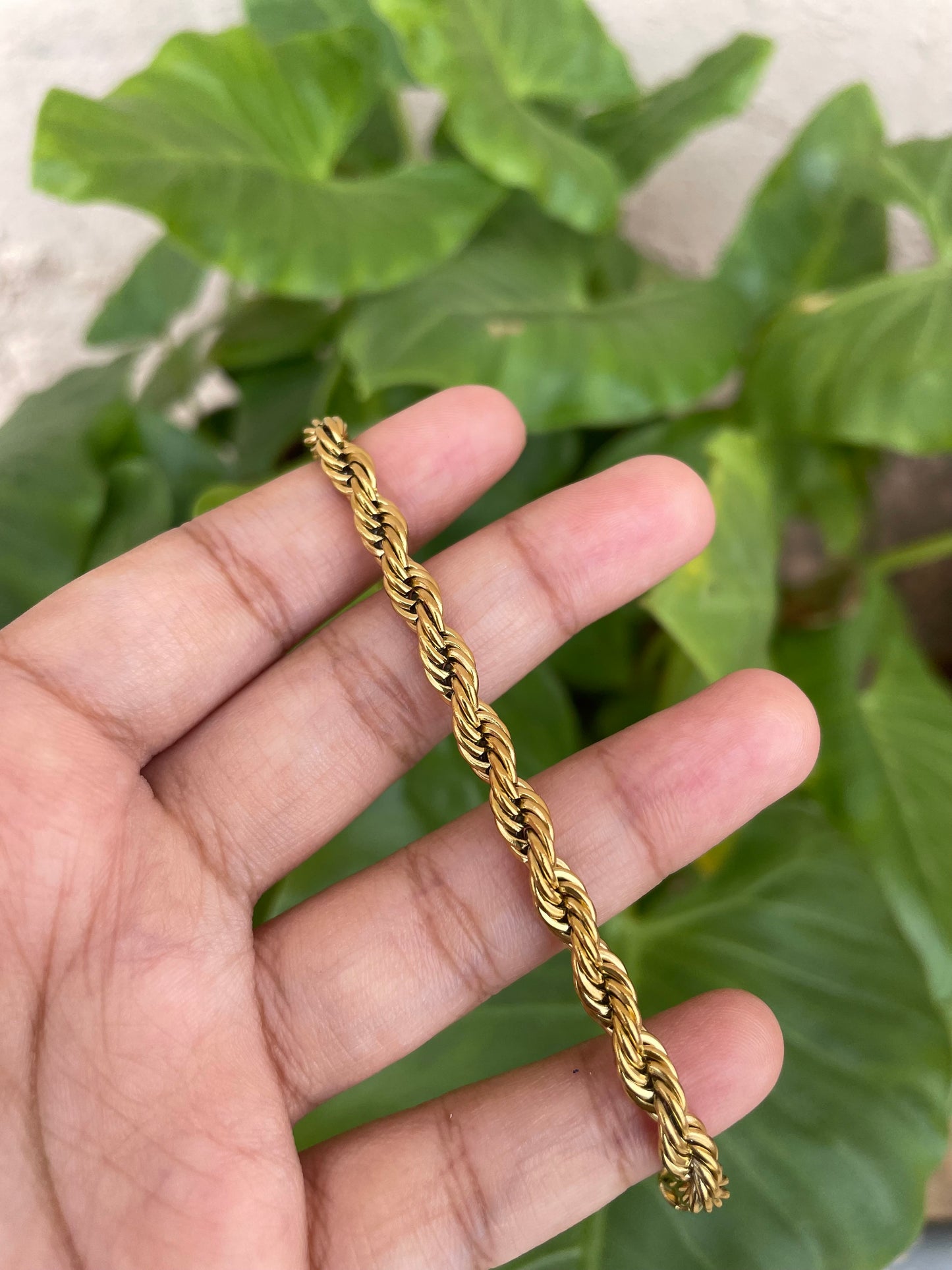 Twisted chain bracelet