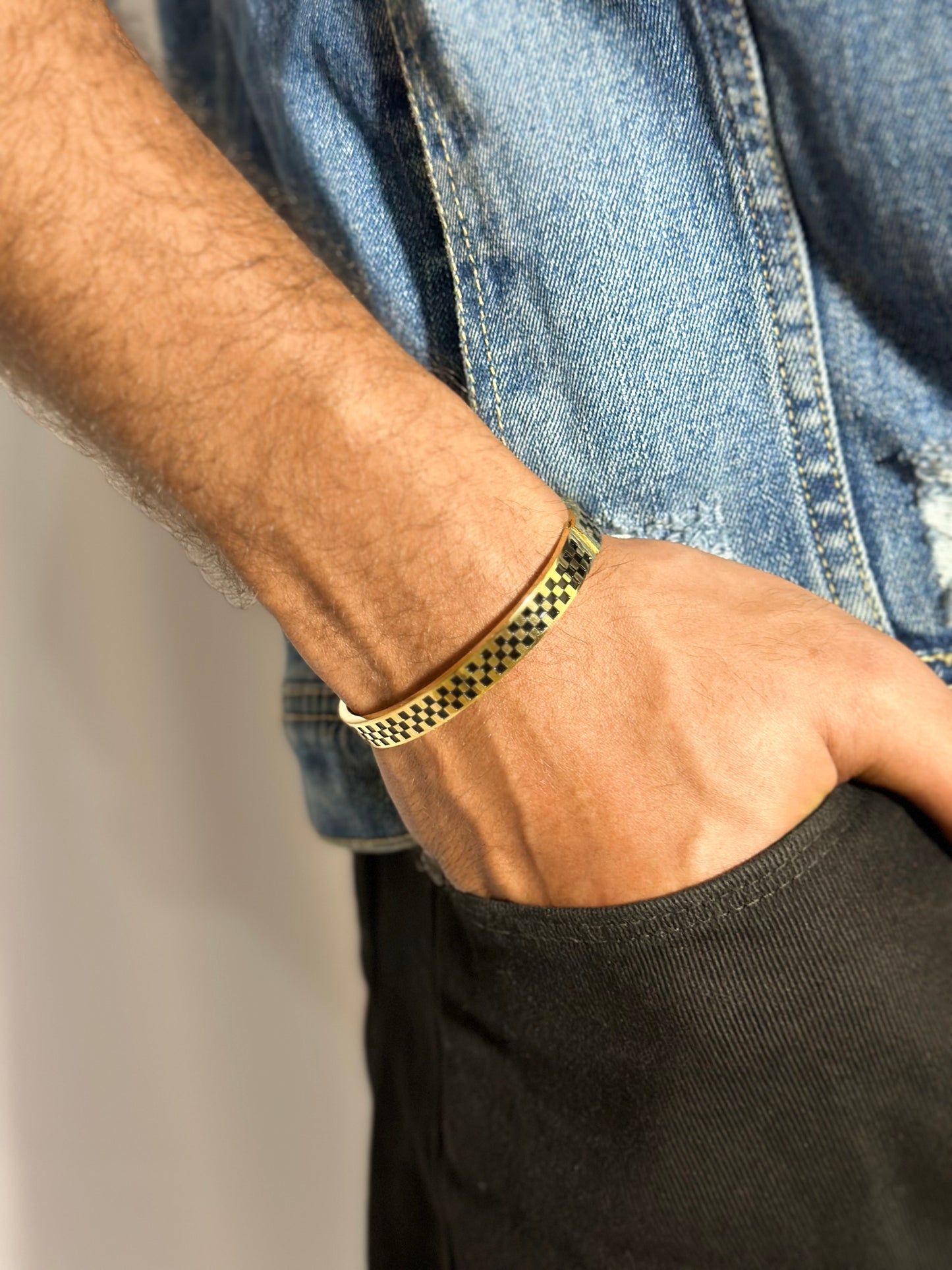 Men’s Checkered gold black pattern bracelet