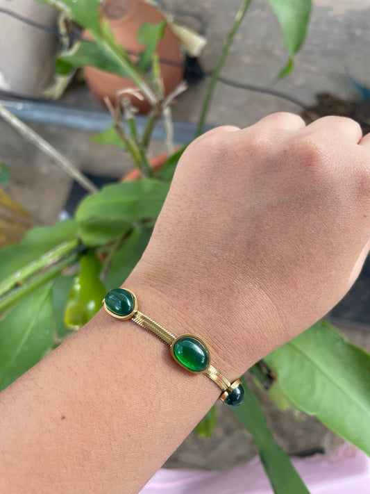 Green allure bracelet